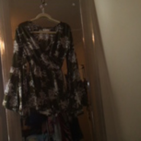 Clothes - Picture 3 of 7